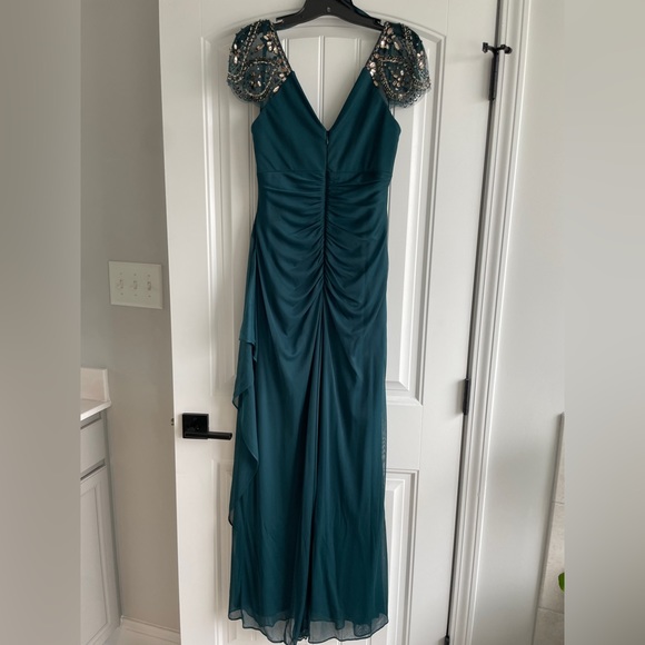 Emerald green maxi ball gown - prom dress size 8 military ball gown - Picture 2 of 2